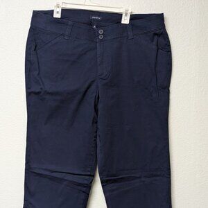 Charter Club Women's Intrepid Blue Button-Detail Capri Pants - Size 18W